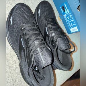 Brooks Adrenaline GTS 23 Black Running Shoes Mens 11 NEW
